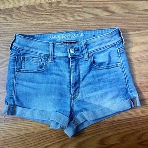 AMERICAN EAGLE HIGH RISE SHORTIE SHORTS